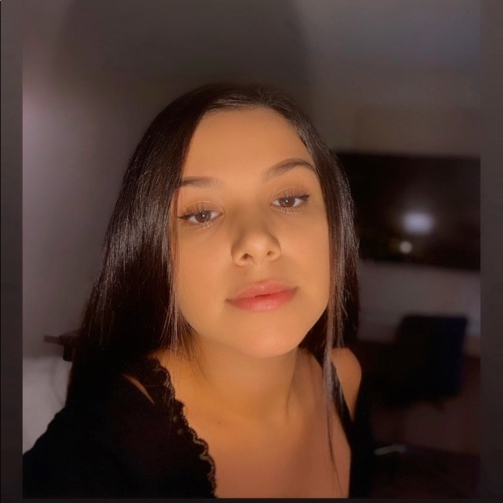 Meet your Posher, Gina